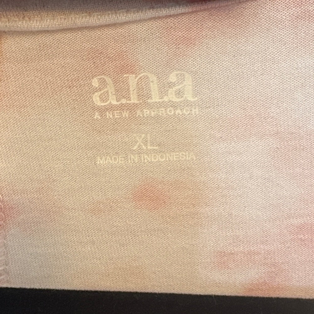 A.N.A. Pink and White Tie-Dye V-Neck Top size XL NWT - Picture 3 of 6